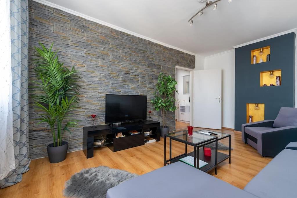 ブダペストSpacious And Bright Flat Between Airport & Centerアパートメント エクステリア 写真